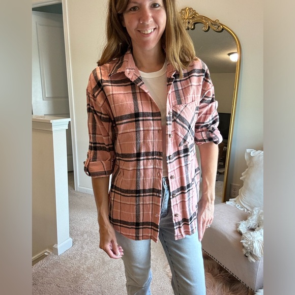 Pink plaid button down top - Picture 1 of 8